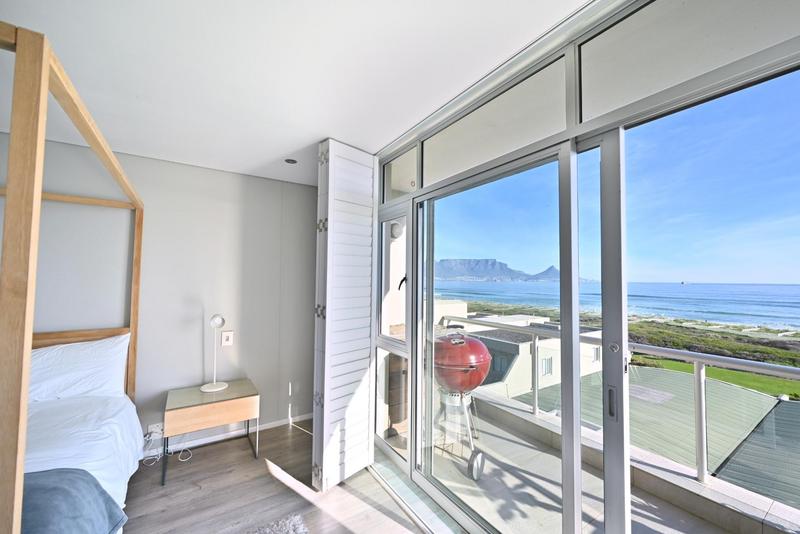 To Let 3 Bedroom Property for Rent in Dolphin Beach Western Cape